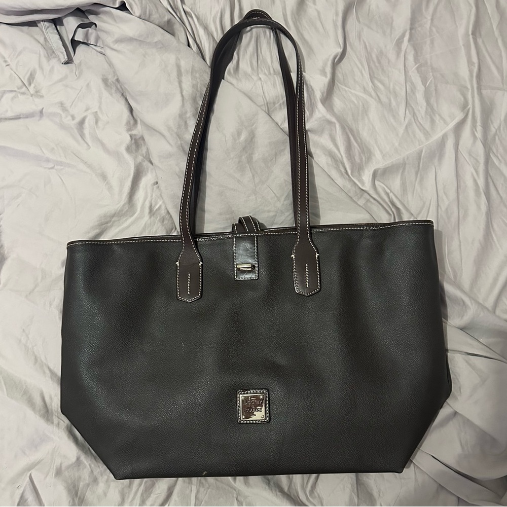 VINTAGE CHOCOLATE BROWN DOONEY AND BOURKE HANDBAG